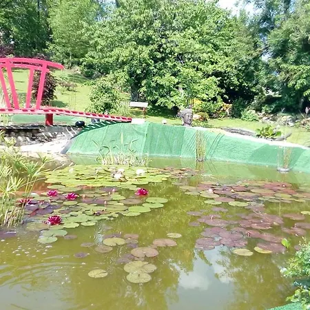 D'hotes Les Nenuphars Bed & Breakfast 3*