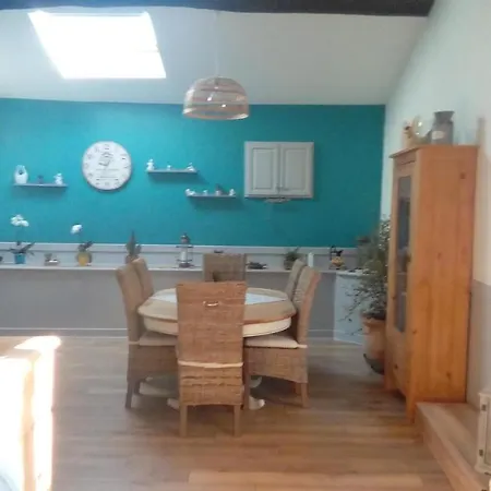 D'hotes Les Nenuphars Bed & Breakfast Mellé